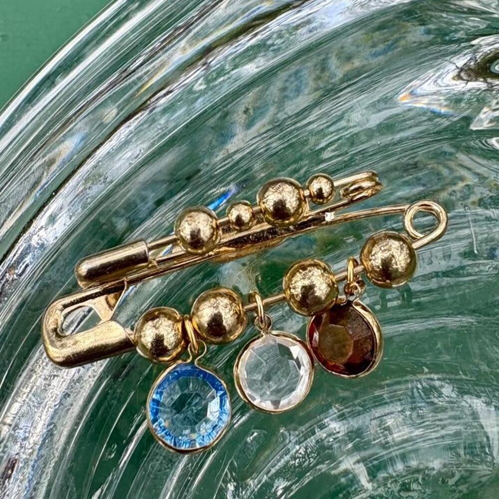 ✨ Vintage Rhinestone Safety Pin Brooch ✨